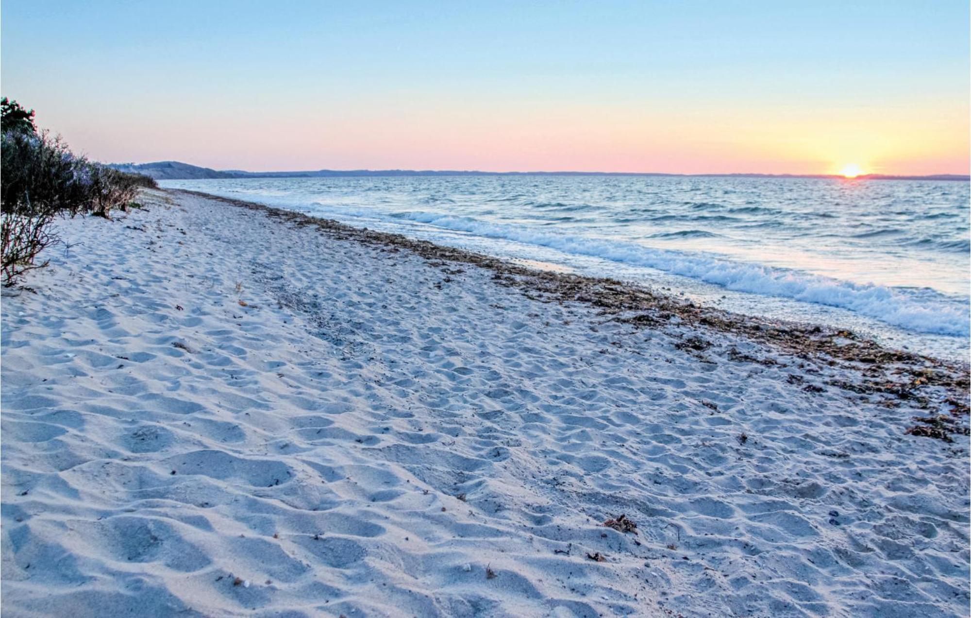 Strandhuset Knebel المظهر الخارجي الصورة